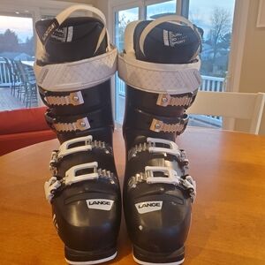 Lange Black and White Women's Ski Boots